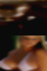 Mom swinger saloon larger women family girl.