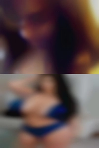 Sexy woman fair pussy.