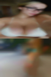 AZ gets pretty nude woman fucked.